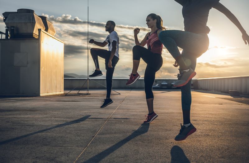 DYNAMIC STRETCHING: UNLEASH YOUR PERFORMANCE, PREVENT INJURIES, AND BOOST YOUR LIFELONG HEALTH!